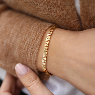 Üçgen Altın Bileklik