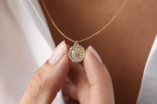 Baget Taşlı Şans Çemberi Altın Kolye