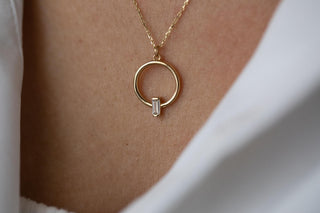 Tekli Baget Halka Altın Kolye