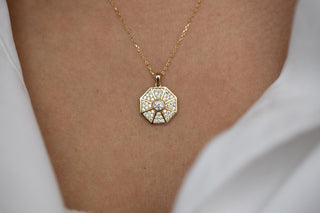 Geometrik Taşlı Altın Kolye