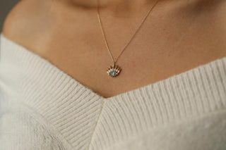 Aqua Kirpik Göz Altın Kolye