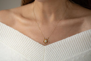 Güneş Ve Yıldız Altın Kolye