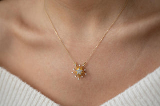 Güneş Ve Yıldız Altın Kolye