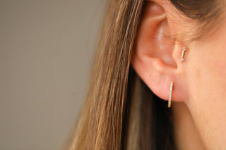 Taşlı Mini Halka Altın Küpe