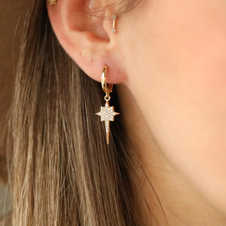 Kuzey Yıldızı Taşlı Altın Küpe