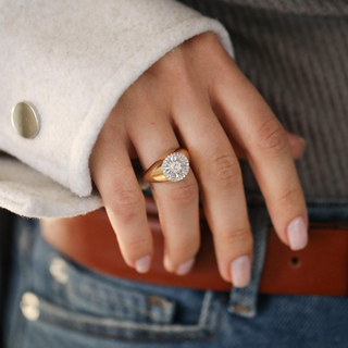 Tasarım Baget Taşlı Altın Yüzük