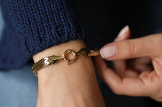 W Desen Kalın Altın Bileklik