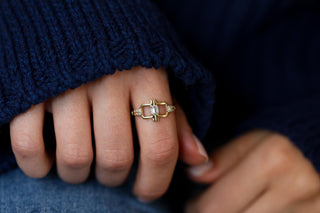 Baget Taşlı Minimalist Altın Yüzük