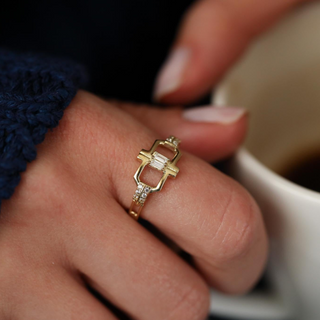 Baget Taşlı Minimalist Altın Yüzük