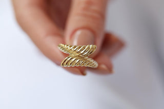 Çizgi Yaprak Altın Yüzük