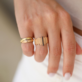 Siyah Taşlı Çizgi Tasarım Rose Altın Yüzük