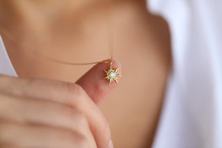 İkonik Güneş Altın Kolye