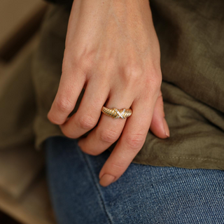 Taşlı Burgu Altın Yüzük