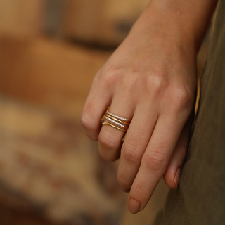 Taşlı Modern Altın Yüzük