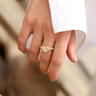 Taşlı Kalp Şövalye Altın Yüzük