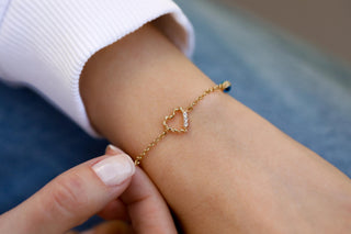 Burgu Kalp Taşlı Altın Bileklik