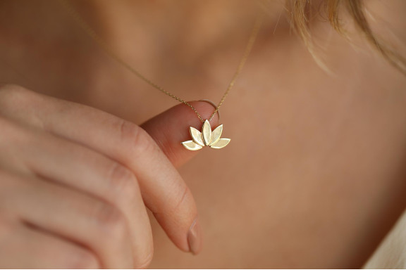 Lotus Altın Kolye