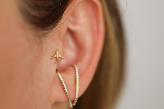 Altın Avion Piercing