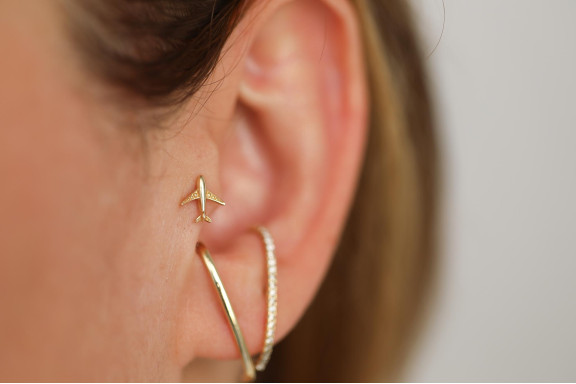 Altın Avion Piercing